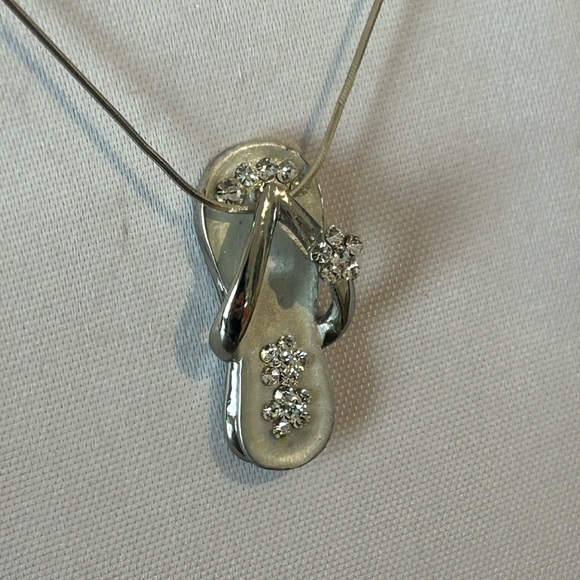 MUST SEE!!! 🩴 BN Silver Flop Flip with Clear Stones - Picture 6 of 14